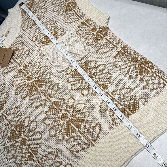 NEW blu pepper Sleeveless Sweater Vest Floral Pattern Sz Large Knit Beige Tan - Picture 7 of 7